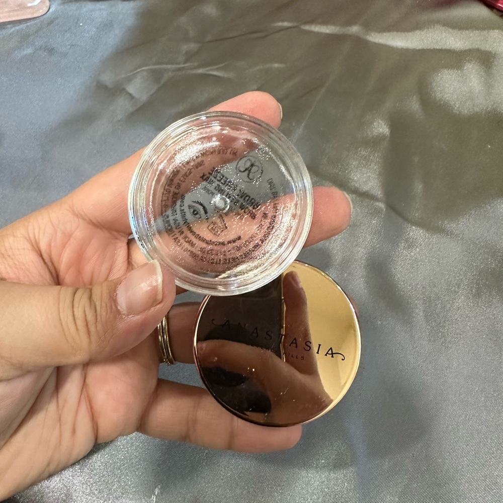 Anastasia Beverly Hills brow freeze